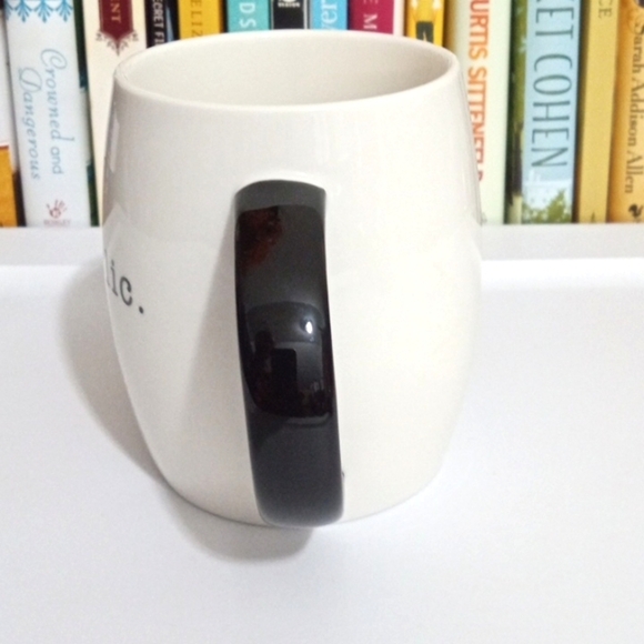 BOOKAHOLIC COFFEE MUG BLACK CREAM 16oz. NWOT - Picture 3 of 7